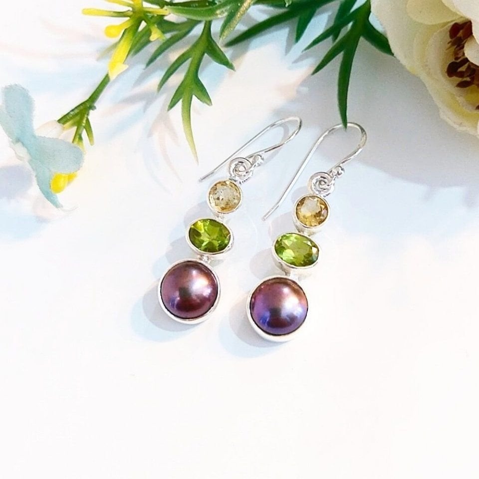 Ohrringe aus Naturstein mit schwarzer Perle, Chrysolit und Citrin