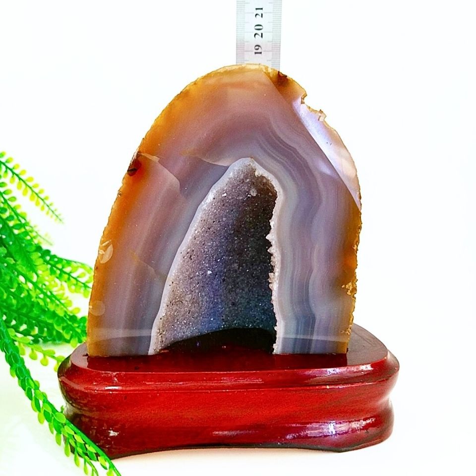 Chalcedony Agate and Quartz Natural Stone Mass 00643