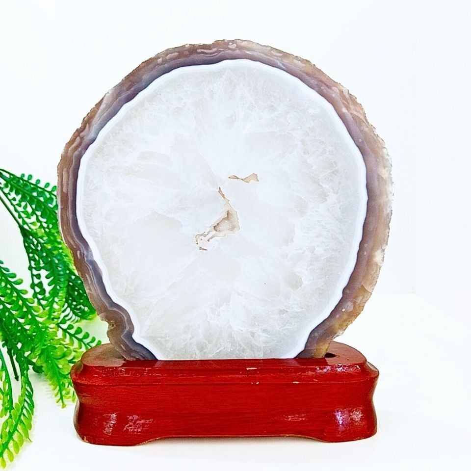 Chalcedony Agate and Quartz Natural Stone Mass 00651