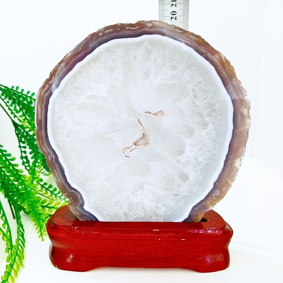 Chalcedony Agate and Quartz Natural Stone Mass 00651