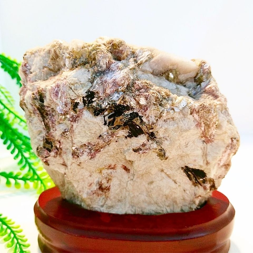 Tourmaline Collectible Natural Stone Mass 0661