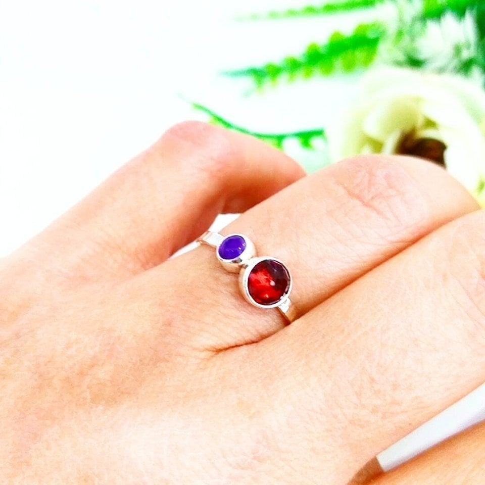 Granat- und Amethyst-Natursteinring
