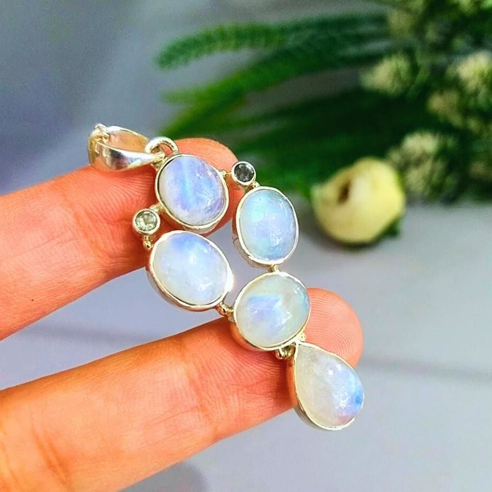 Moonstone Special Design Necklace - TSR1247