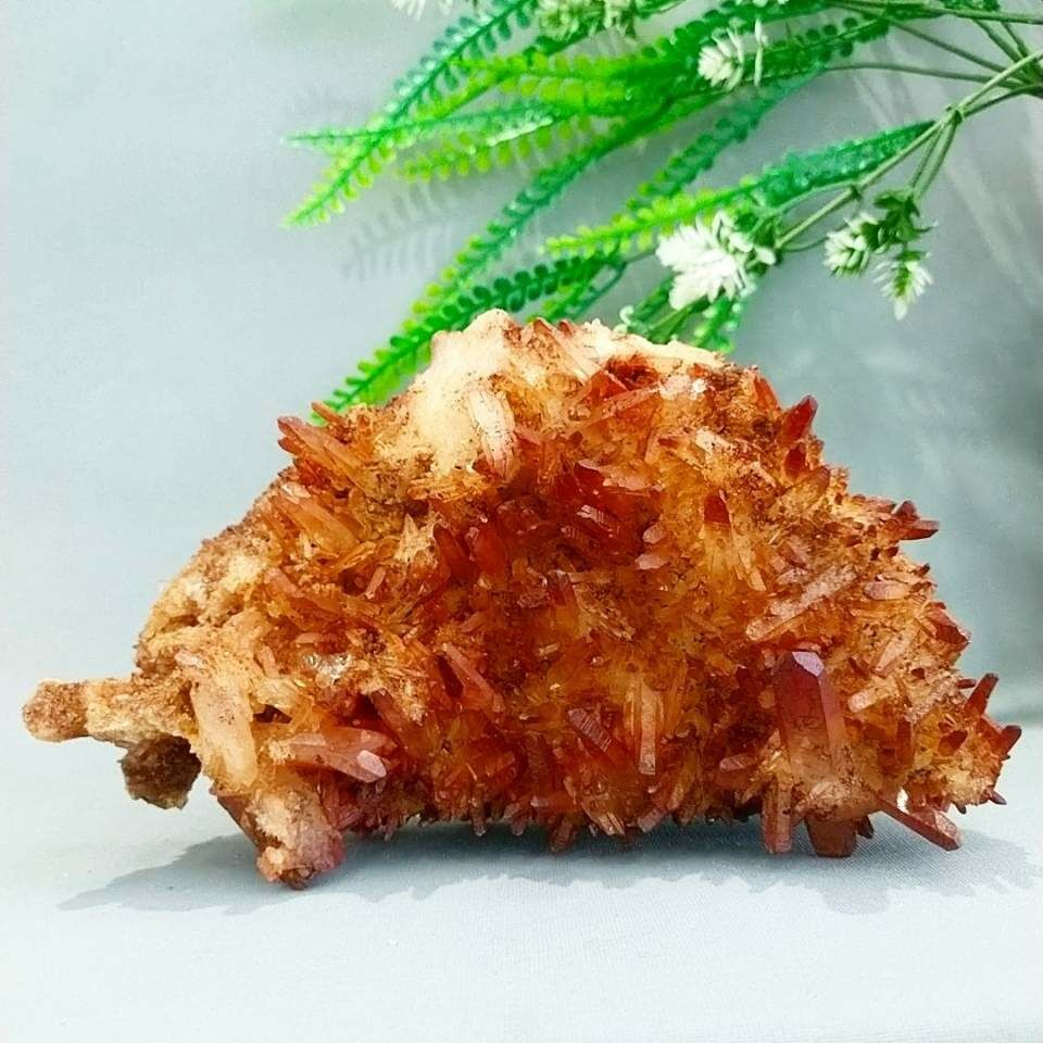 Kırmızı Kuvars Kristal Kümesi 1240 gr