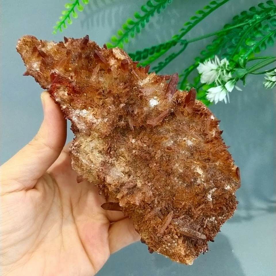 Kırmızı Kuvars Kristal Kümesi 451 gr