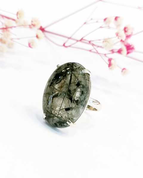 Rutilquarz-Ring mit besonderem Design