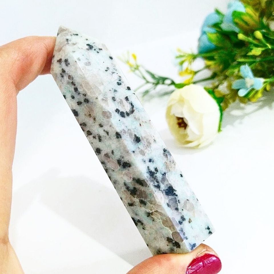 Kiwi Jasper Obelisk Tower