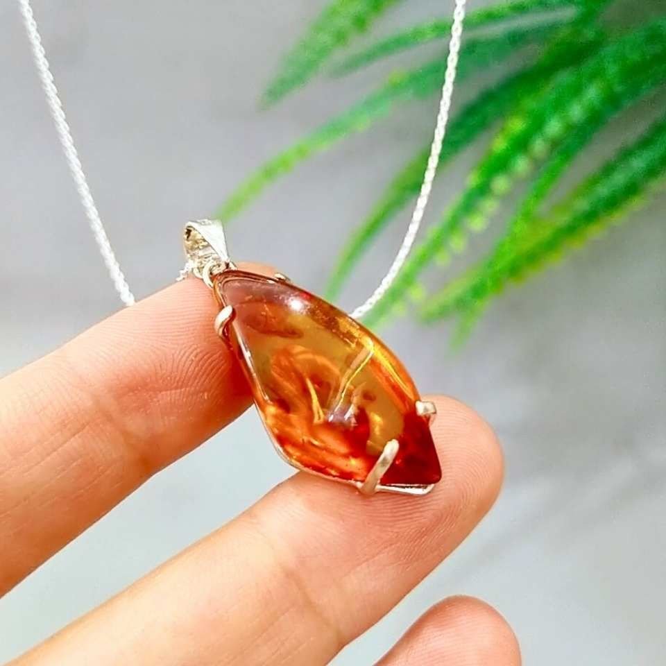 Antique Amber Pendant A33