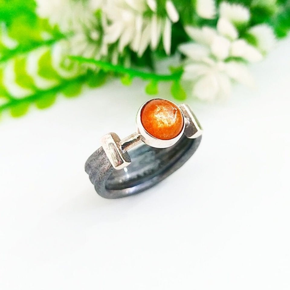 Sonnenstein-Ring mit speziellem Design – OTS1068