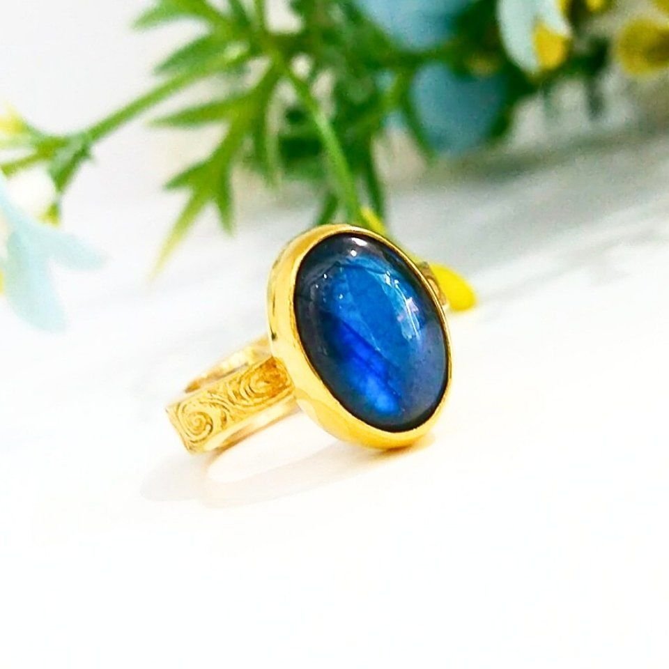 Labradorite Stone Special Design Ring