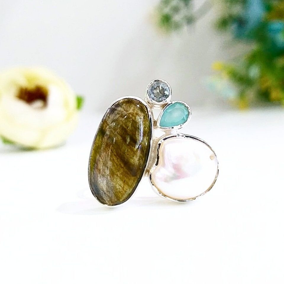 Labradorite Stone Special Design Ring