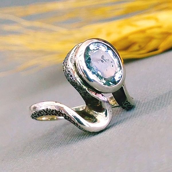 Mavi Topaz Özel Tasarım Doğaltaş Yüzük