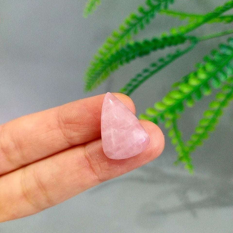 Pembe Kuvars Doğal Taş Kabaşon P115
