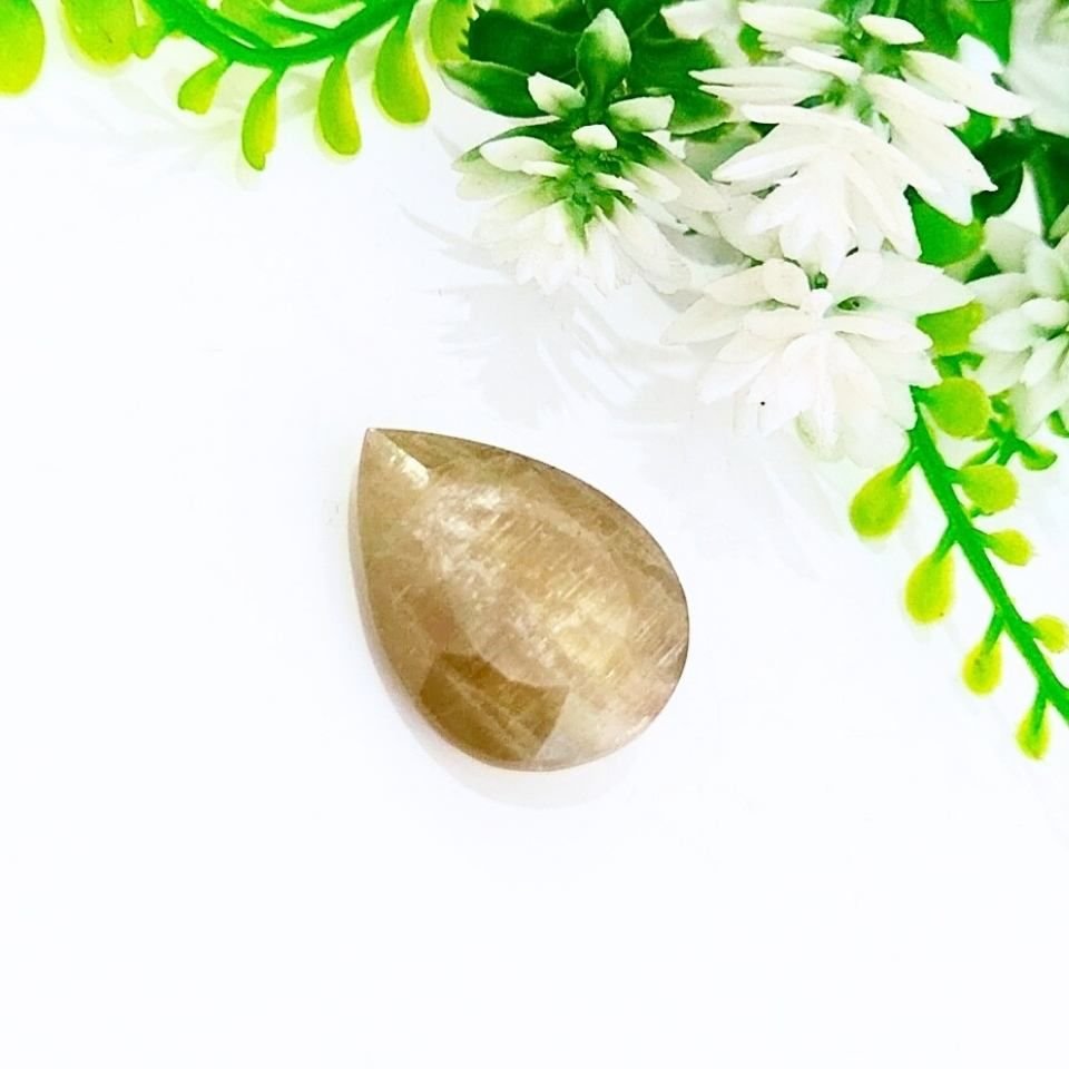 Diaspor Naturstein Cabochon 30,64 ct