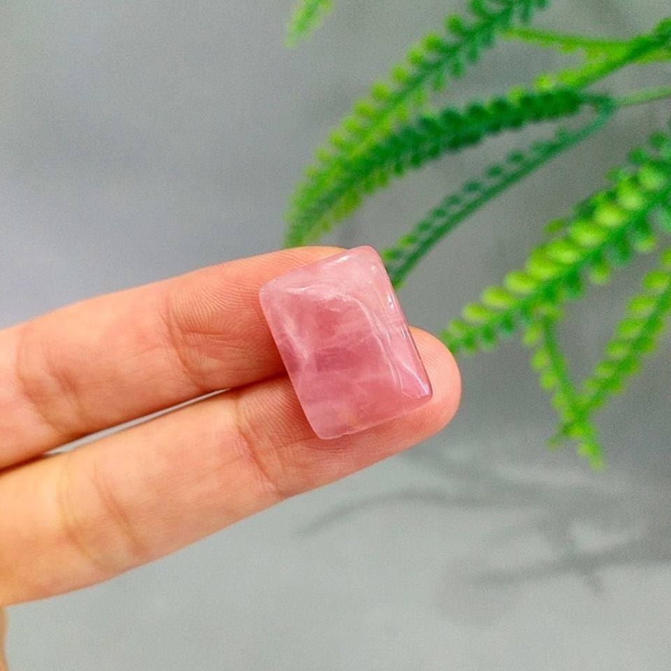 Pembe Kuvars Doğal Taş Kabaşon P127