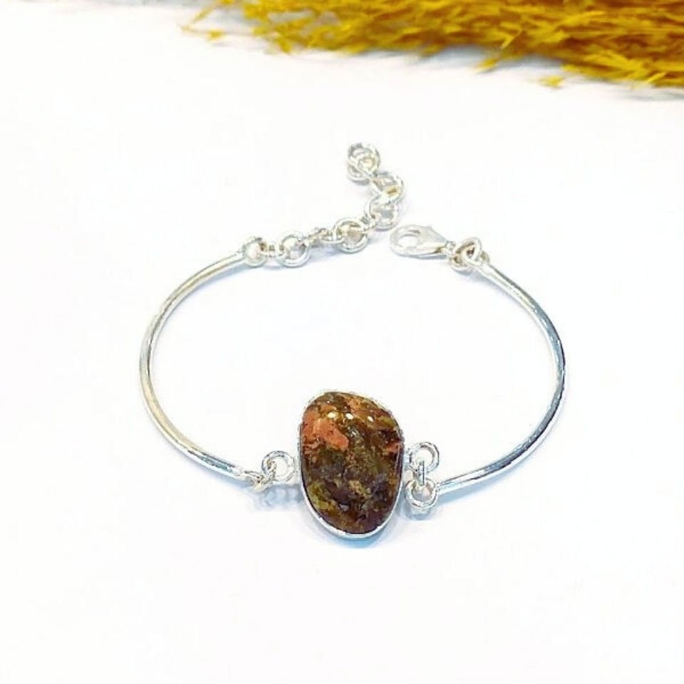 Natursteinarmband mit Unakit-Stein