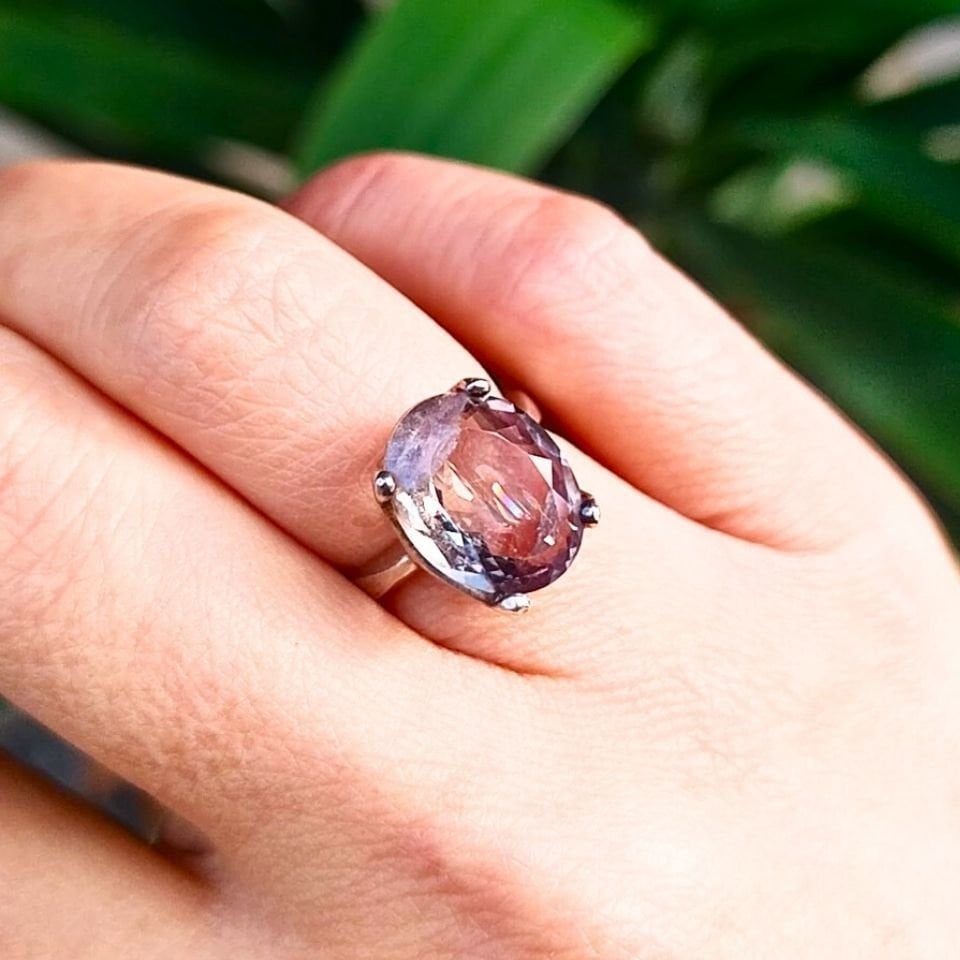 Diaspore-Stein-Ring mit besonderem Design