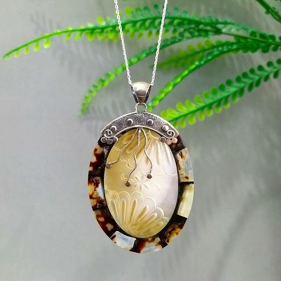Mother of Pearl Special Design Necklace S6