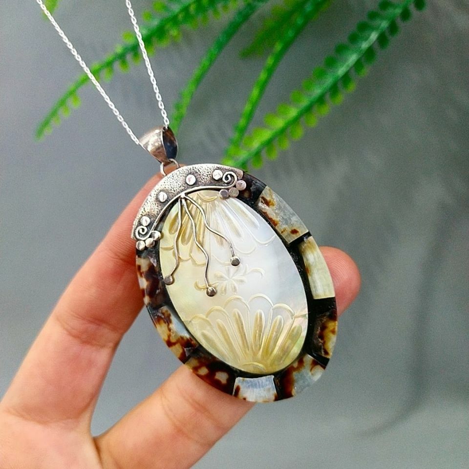 Mother of Pearl Special Design Necklace S6