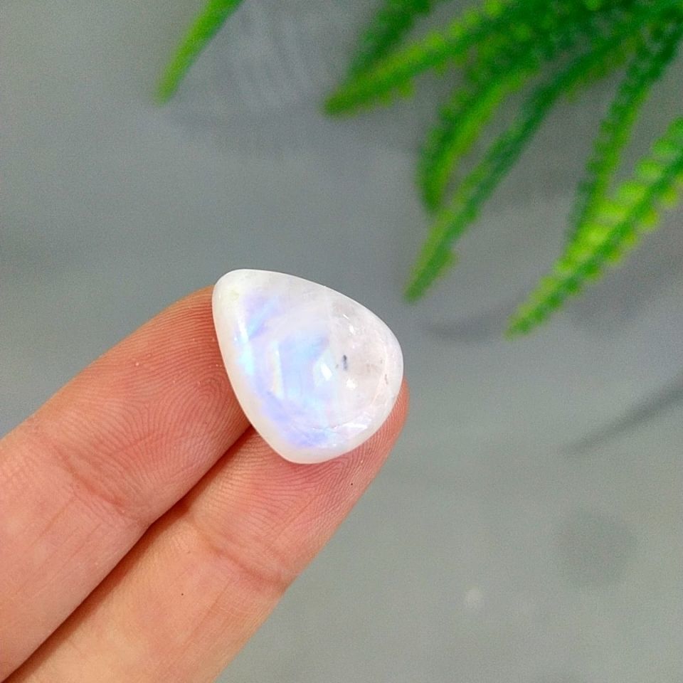 Mondstein Cabochon A135