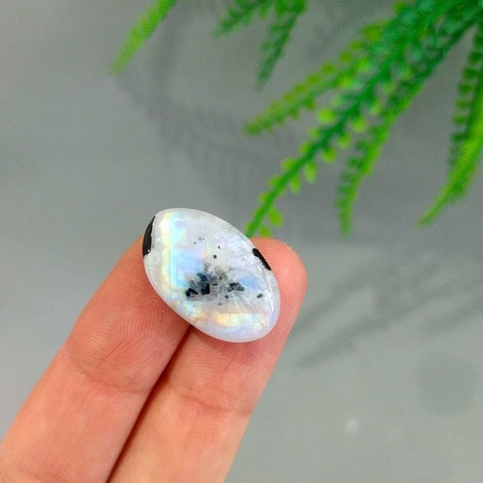 Mondstein Cabochon A148