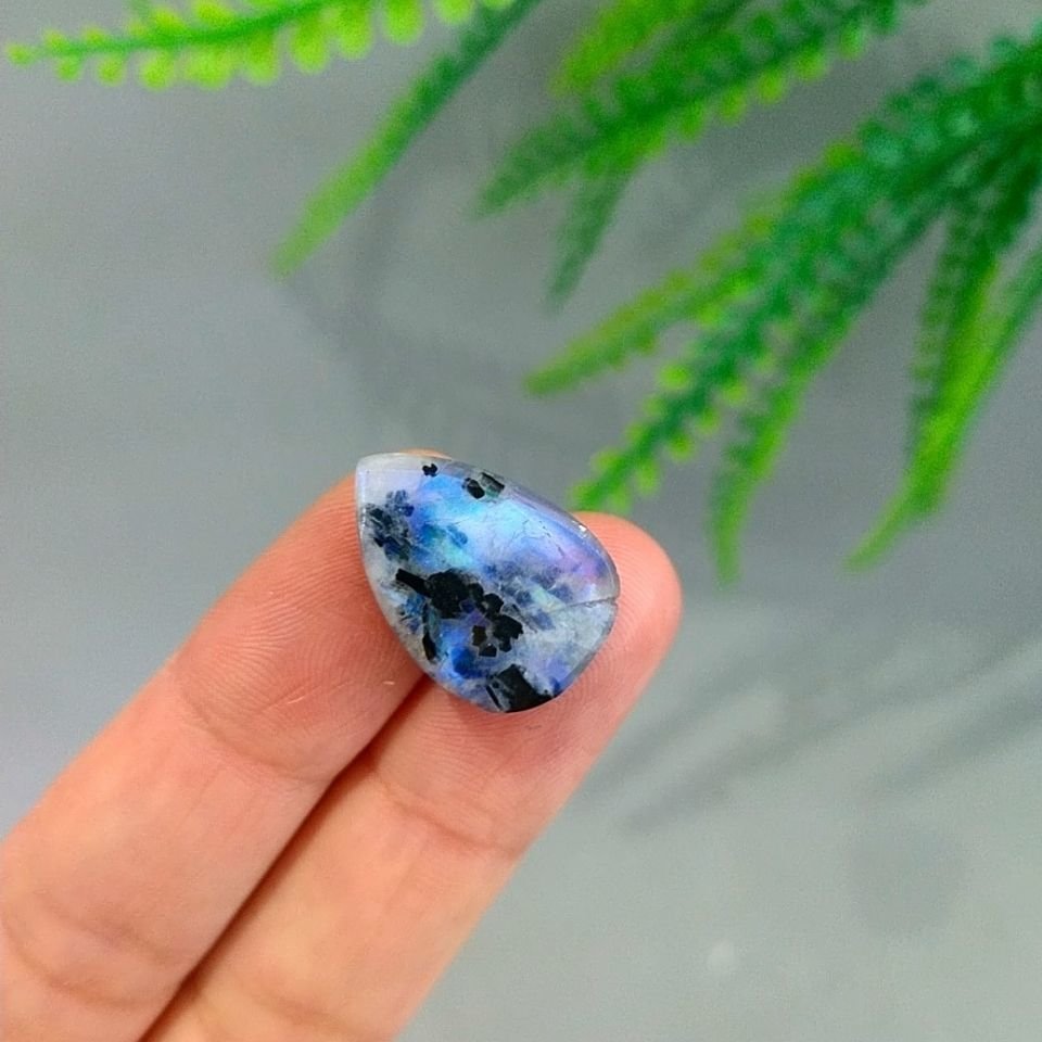 Mondstein Cabochon A153