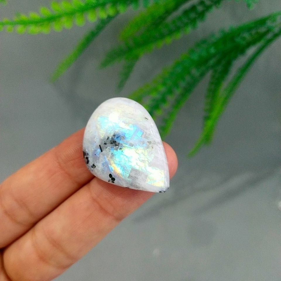 Mondstein Cabochon A154