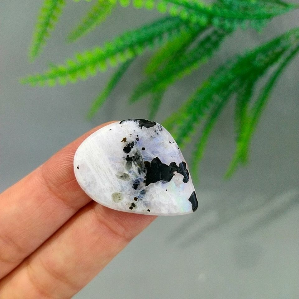 Mondstein Cabochon A154