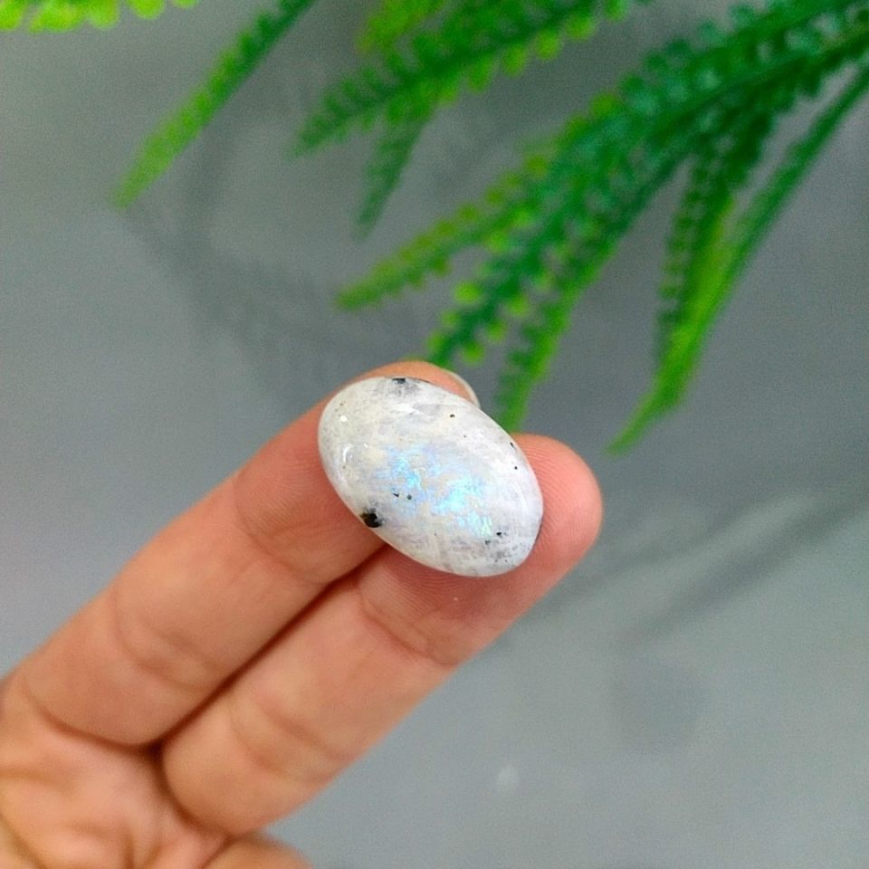 Mondstein Cabochon A156