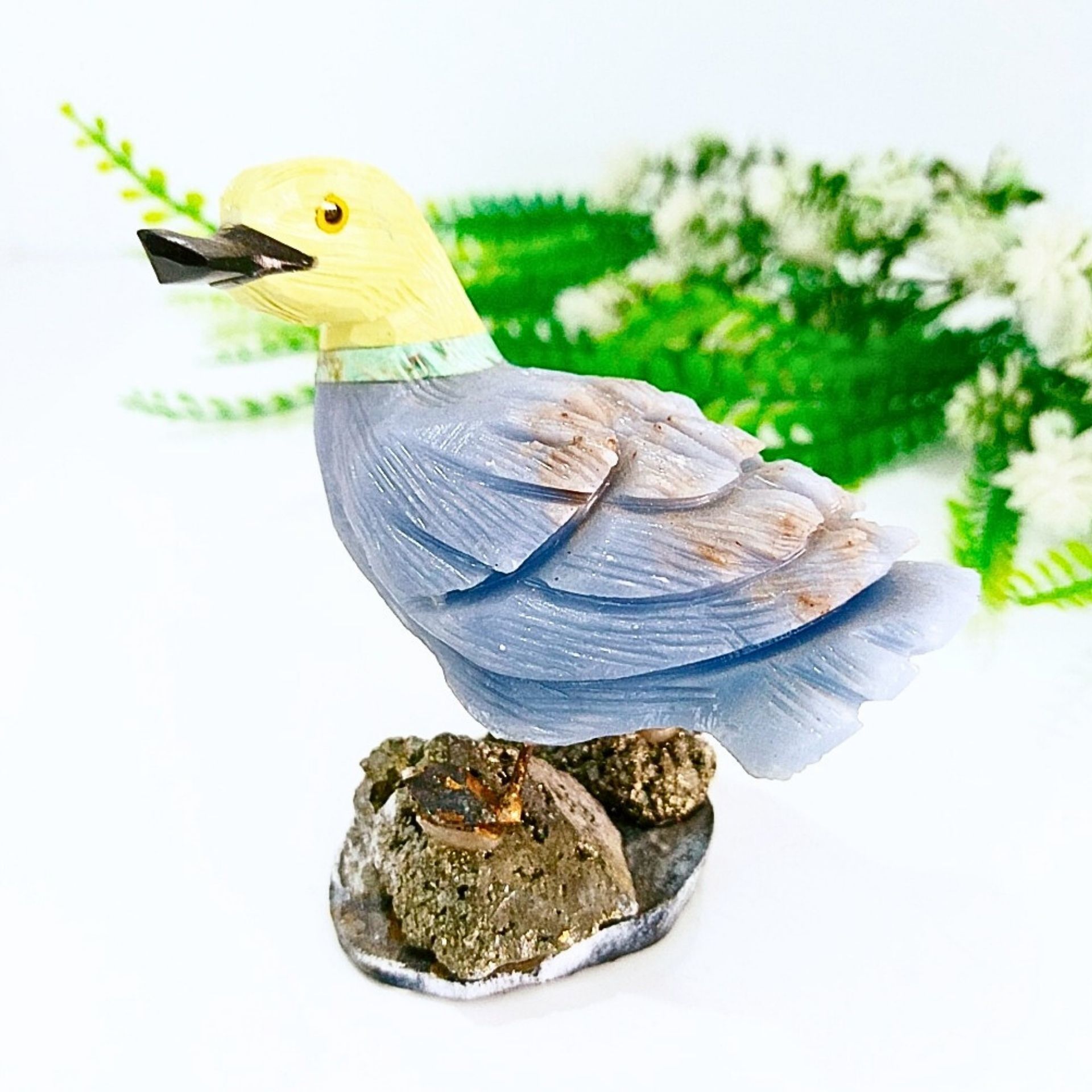 Angelite Pyrit Naturstein Schnitzfigur 00774