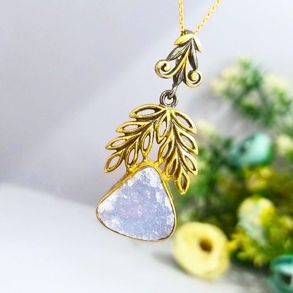 Druzy Chalcedon Halskette mit besonderem Design