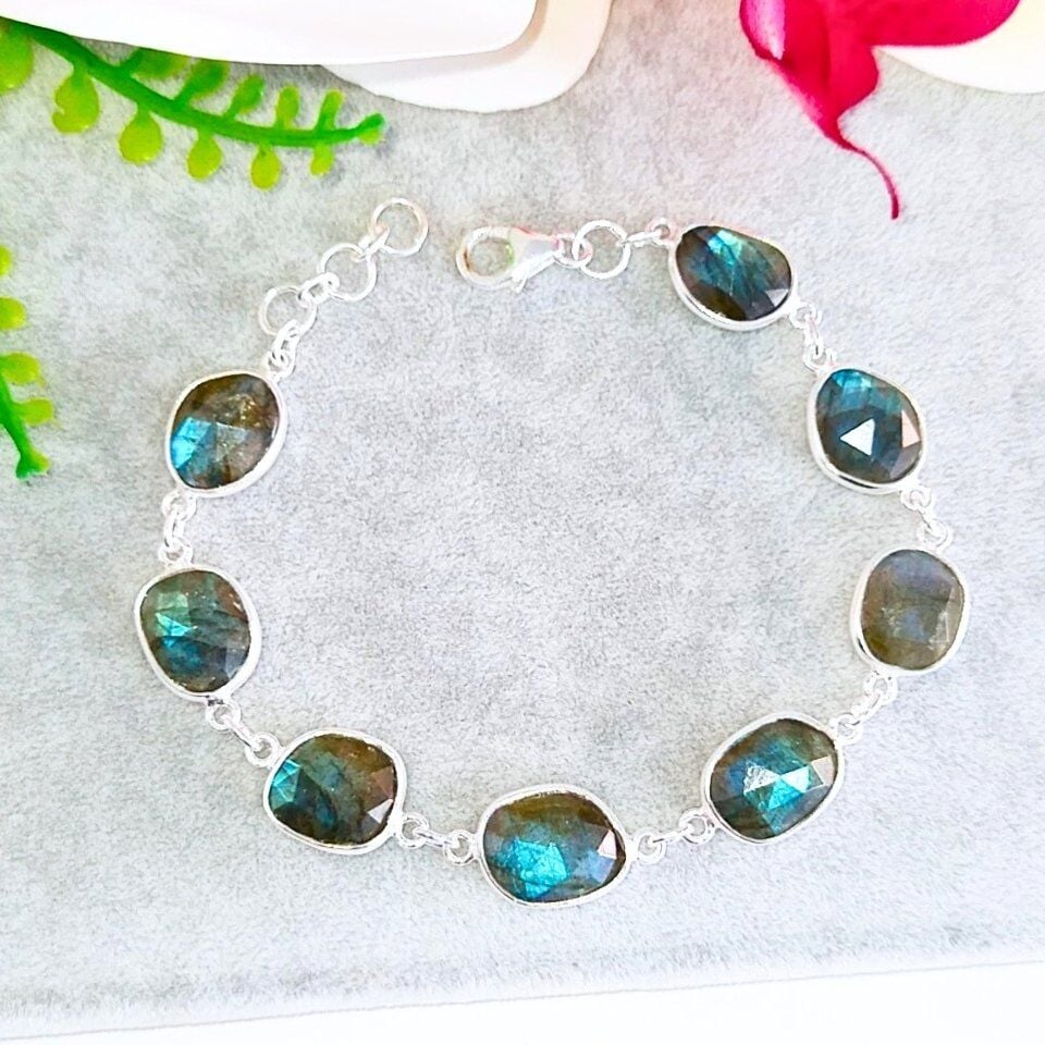 Labradorite Stone Special Design Bracelet - OTB192