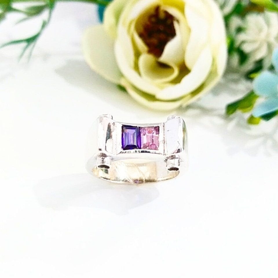 Ring mit Rosenquarz und Amethyst im Sonderdesign