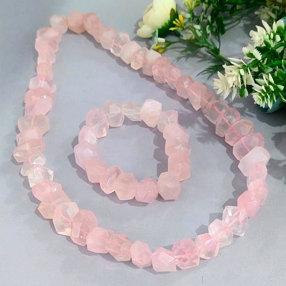 Pembe Kuvars Doğal Taş Kolye