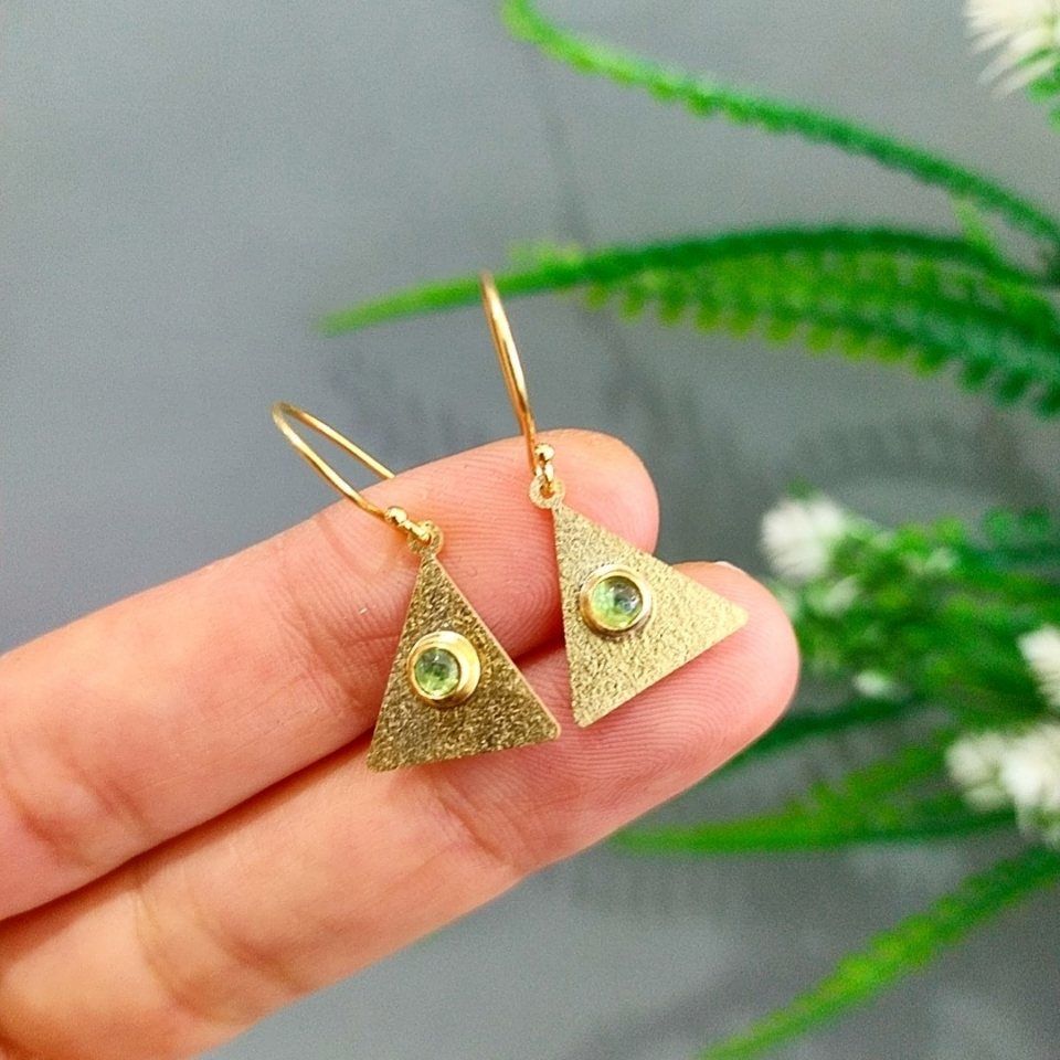 Special Design Chrysolite Stone Earrings