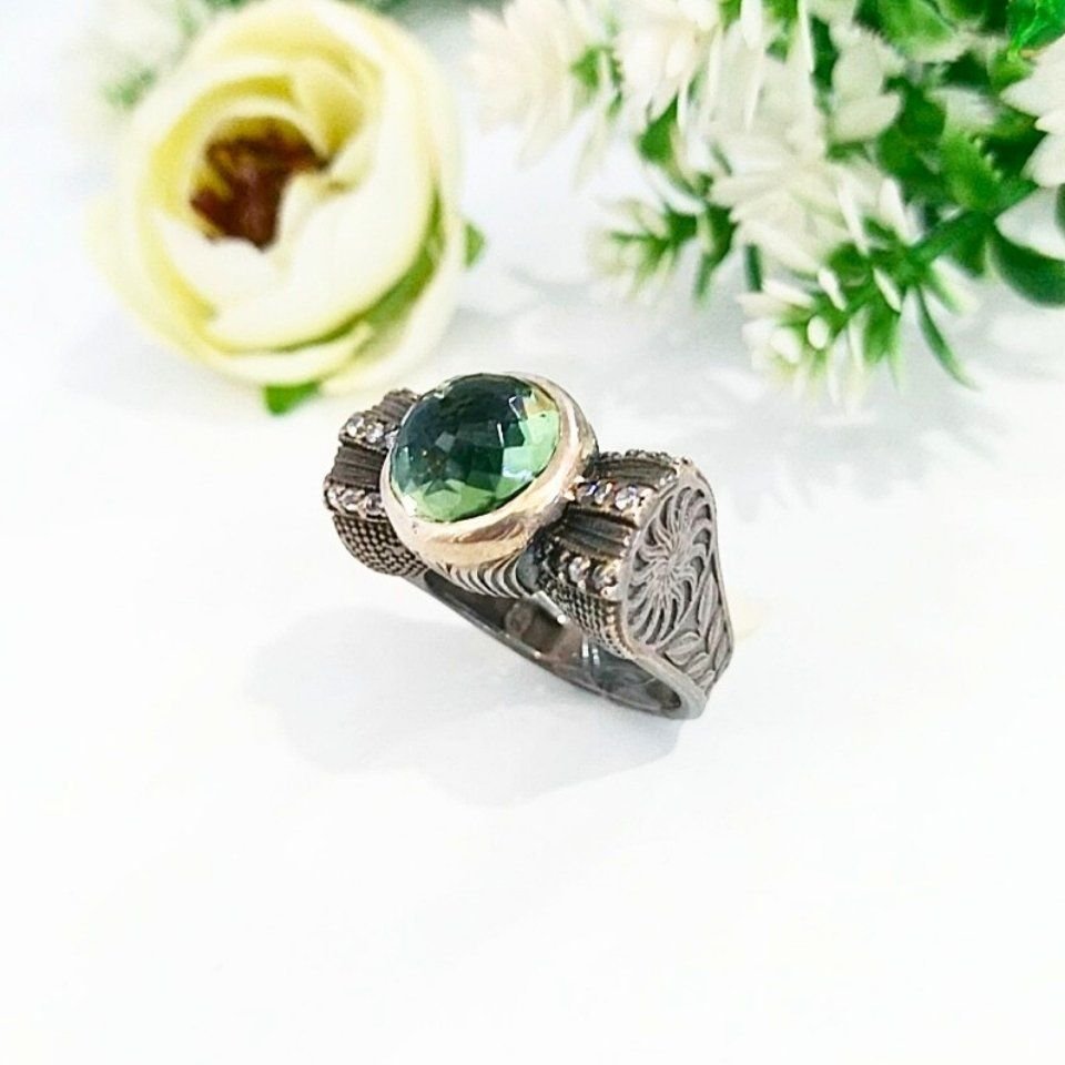 Grüner Topas-Ring mit besonderem Design – OTS965