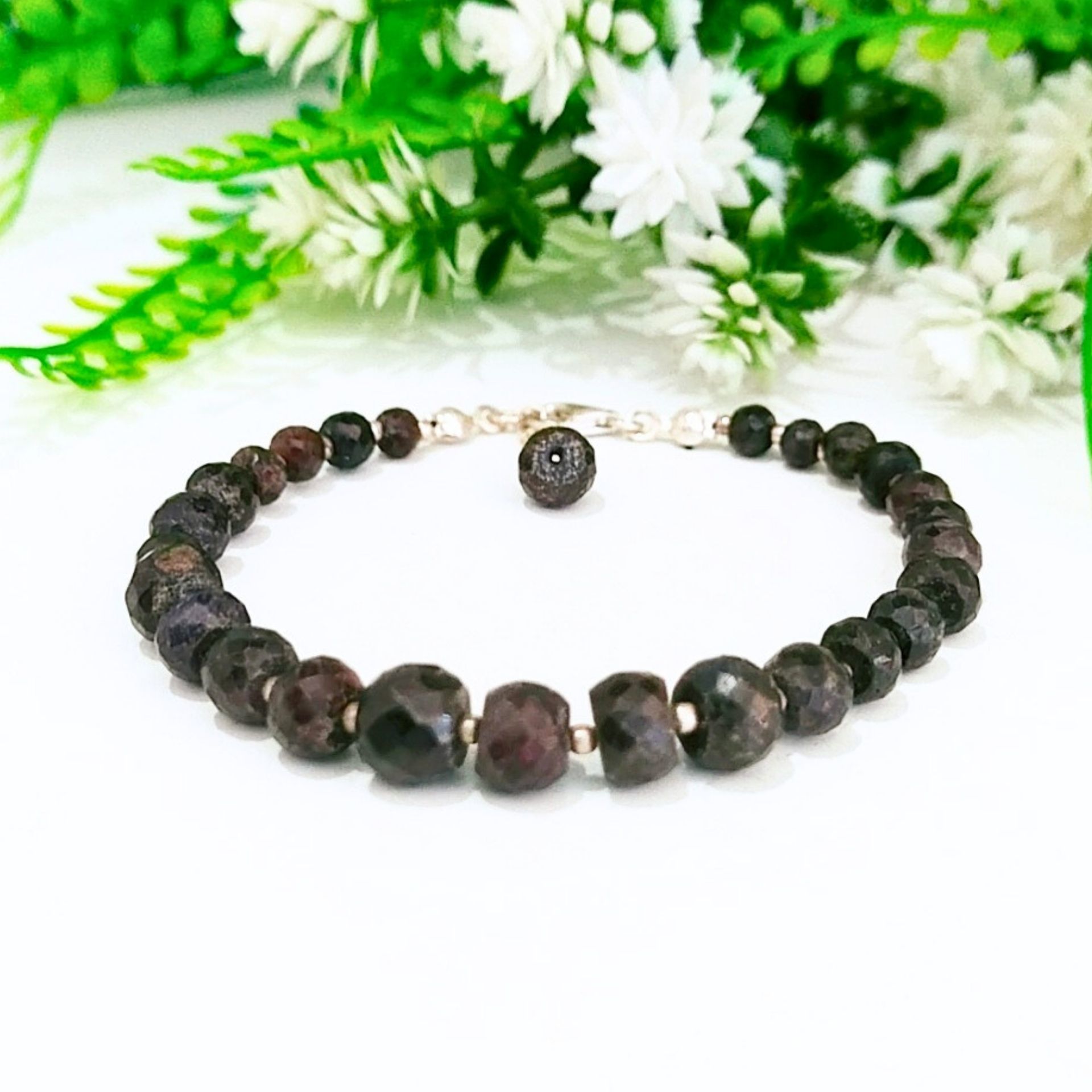 Sapphire Stone Special Design Natural Stone Bracelet 69 crt
