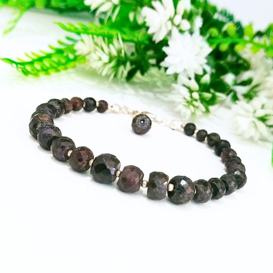 Sapphire Stone Special Design Natural Stone Bracelet 69 crt
